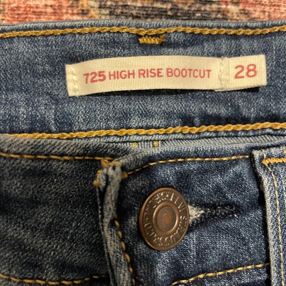 Levi’s 725 High Rise Bootcut Jeanss - Picture 4 of 4